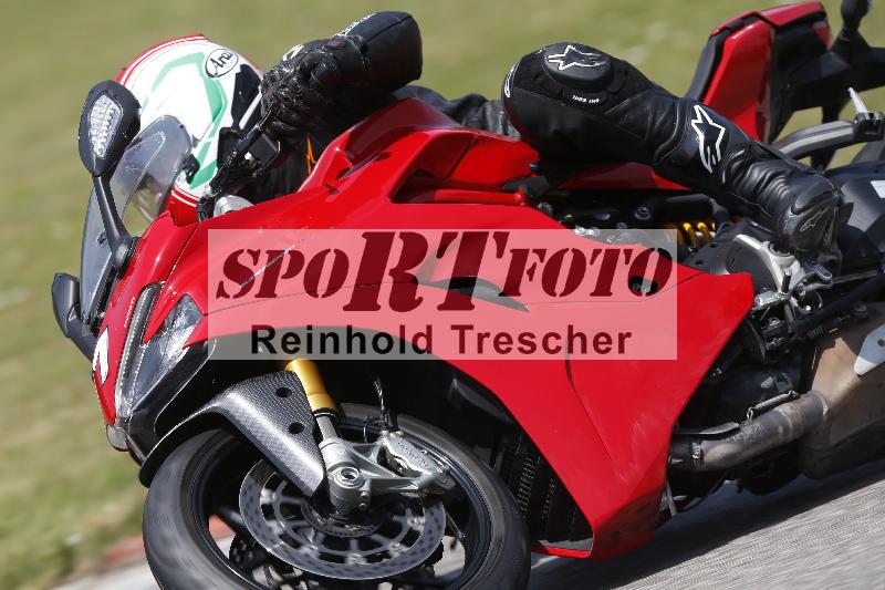 /27 12.06.2025 Ducati Schweiz Trackday Warmup  ADR/gelb-jeaune/31